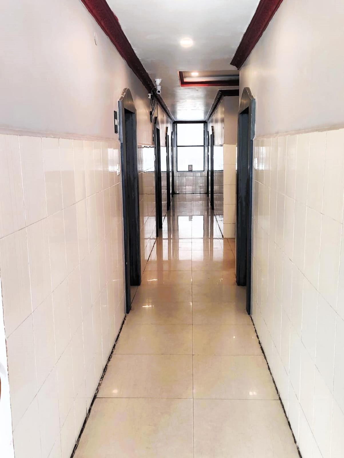 Hotel The Livin Residency Visakhapatnam Exterior foto